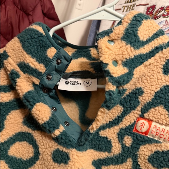 Yellowstone Geysers Trail High Pile Fleece Pullover - Picture 2 of 3